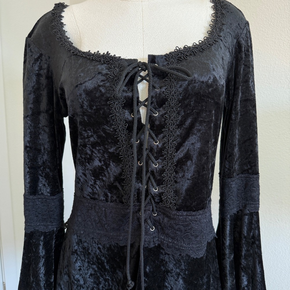VTG Lip Service Black Crushed Velvet Lace Up Bell Sleeve Tunic Top M Dress  USA - Picture 3 of 12